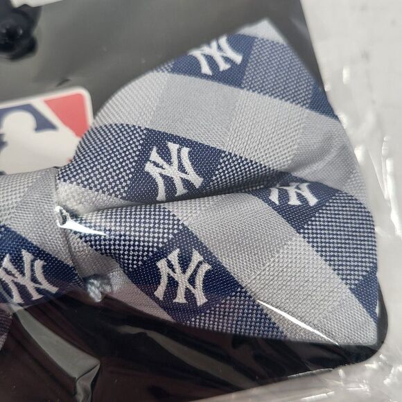 New York Yankees Men's Eagles‎ Wings Blue Gray Check Logo Bowtie - Picture 2 of 6